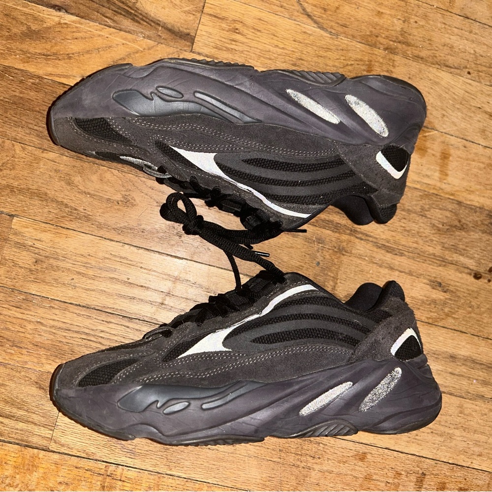 Yeezy Boost 700 V2 Black